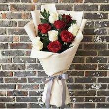 Букет цветов из:  Розы в Лоо