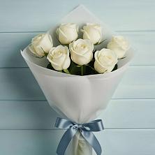Букет 7 Белых роз Эдлесс Лав в Лоо