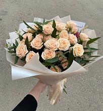 Букет Кремовые розы Латте в Лоо