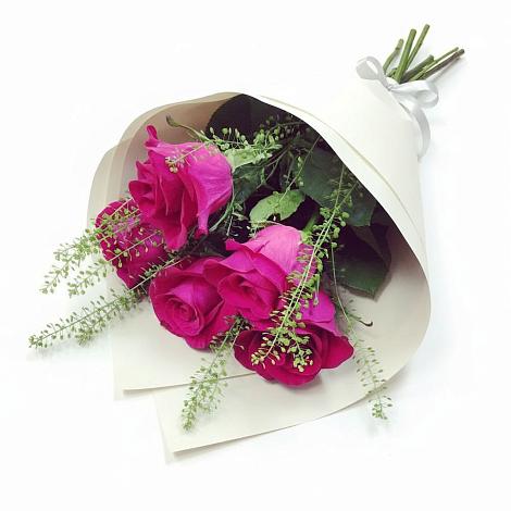 Букет цветов из: Розы в Лоо
