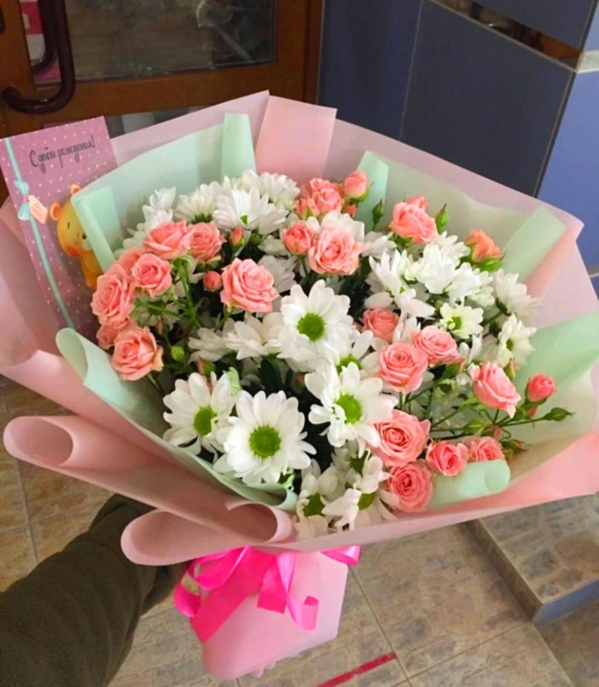 Букет цветов из: Розы и Хризантемы в Лоо