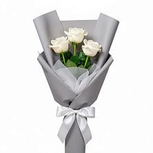 Букет 3 белые розы в Лоо