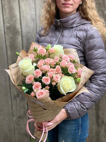 Букет цветов из: Розы в Лоо