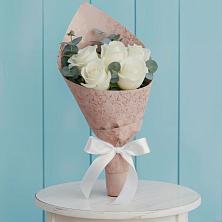 Букет цветов из:  Розы в Лоо