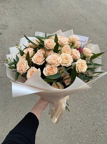 Букет Кремовые розы Латте в Лоо