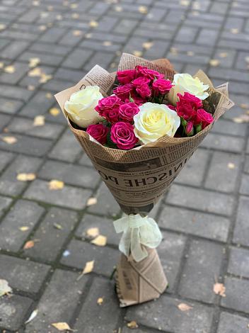 Букет цветов из: Розы в Лоо