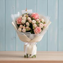 Букет цветов из:  Розы в Лоо