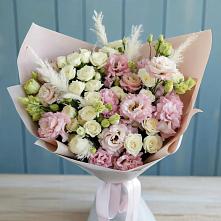 Букет цветов из:  Альстромерии и Розы в Лоо
